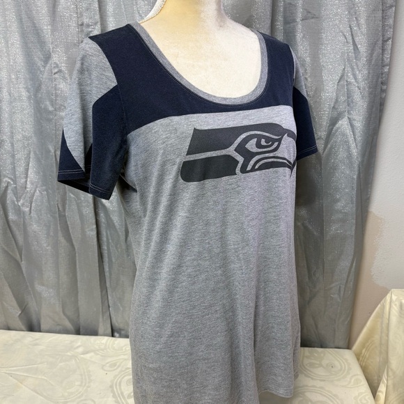 Nike Women's Gray and Navy Seattle Seahawks team shirt, woman’s size L - Picture 9 of 15